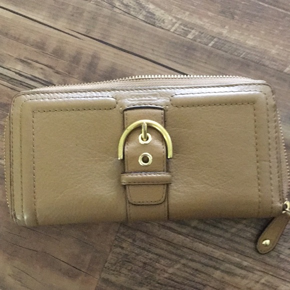 Coach soft leather camel color purse and wallet - Picture 7 of 9